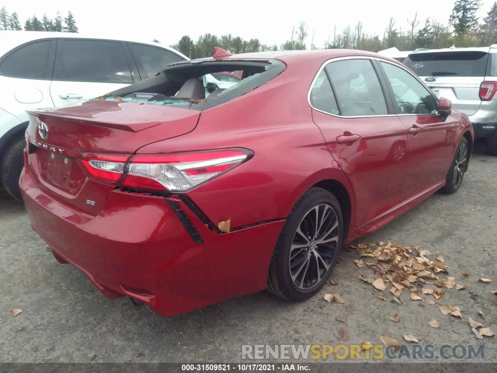 4 Photograph of a damaged car 4T1G11AK5LU333210 TOYOTA CAMRY 2020