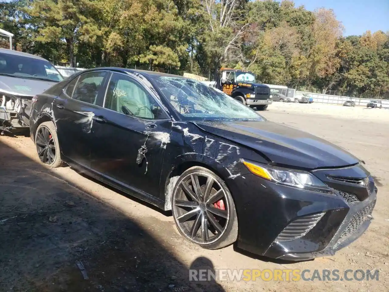 1 Photograph of a damaged car 4T1G11AK5LU335068 TOYOTA CAMRY 2020