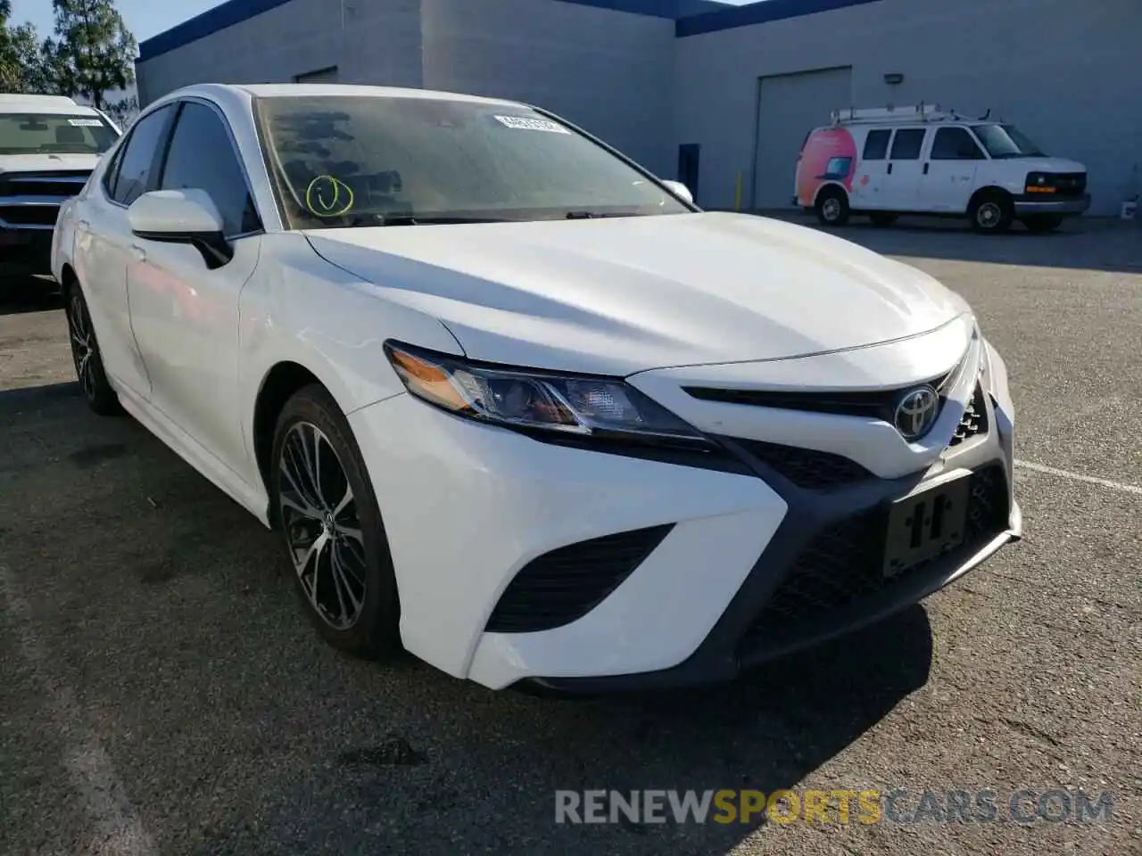 1 Photograph of a damaged car 4T1G11AK5LU337547 TOYOTA CAMRY 2020