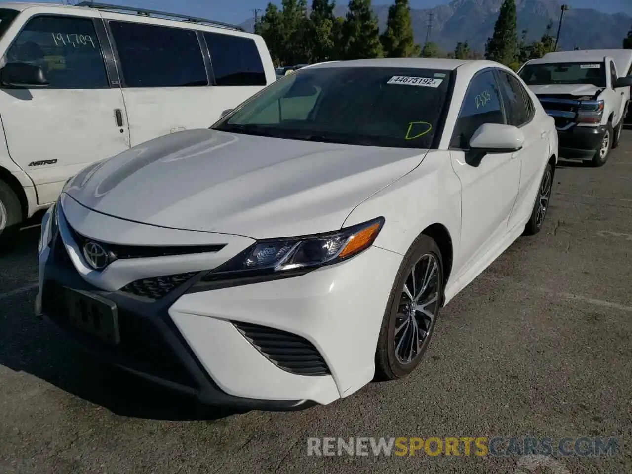 2 Photograph of a damaged car 4T1G11AK5LU337547 TOYOTA CAMRY 2020