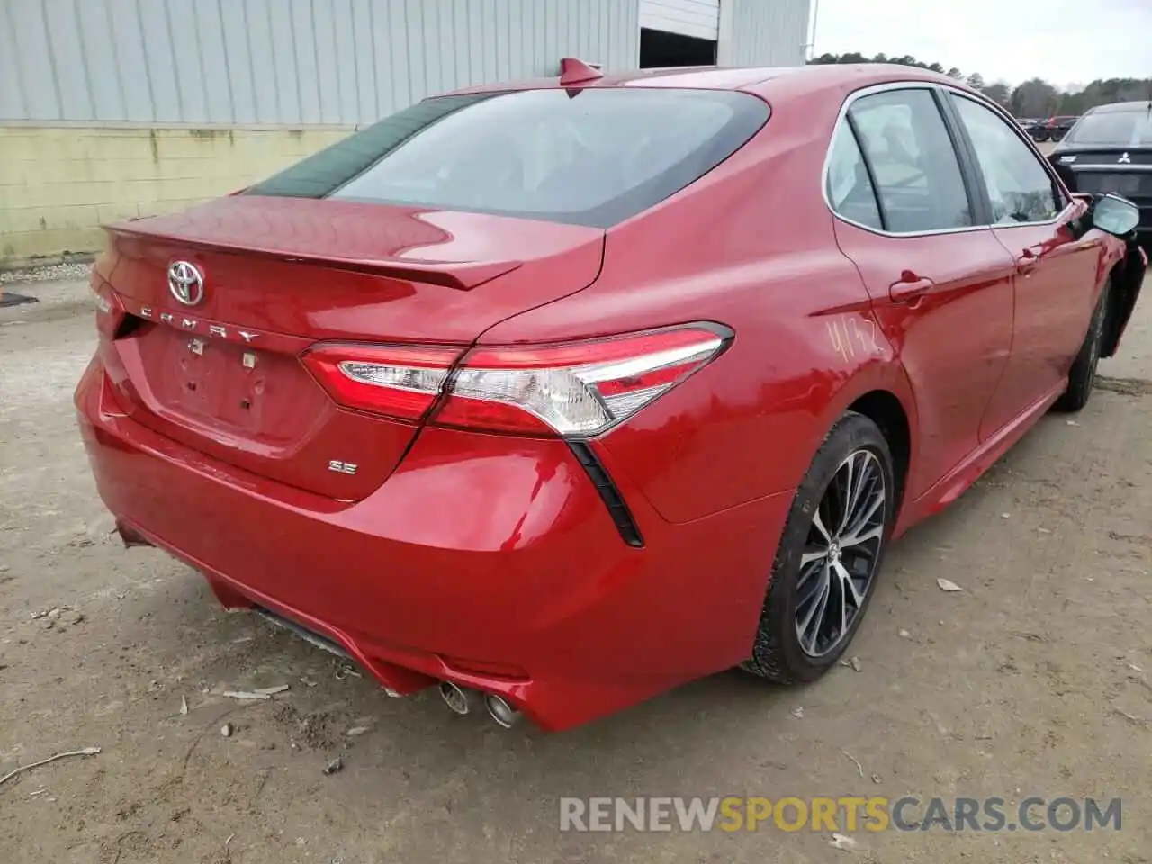 4 Photograph of a damaged car 4T1G11AK5LU341887 TOYOTA CAMRY 2020