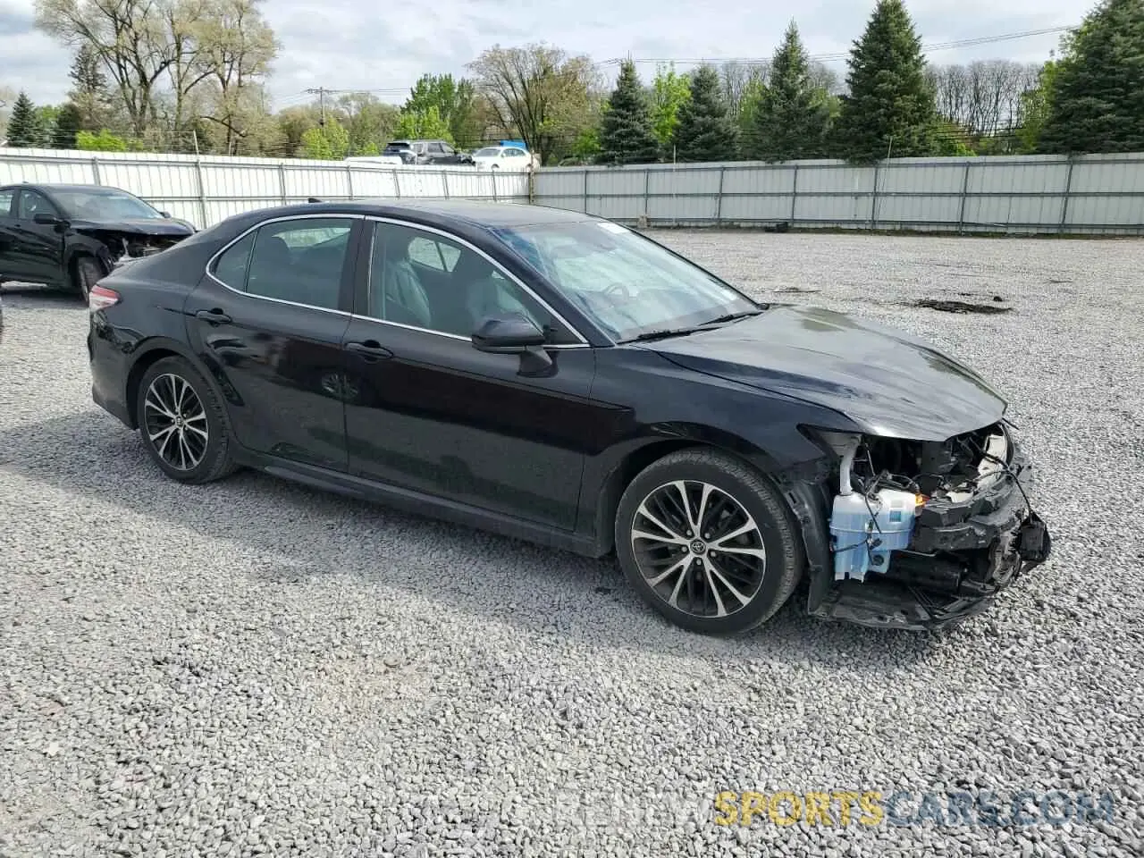 4 Photograph of a damaged car 4T1G11AK5LU349374 TOYOTA CAMRY 2020