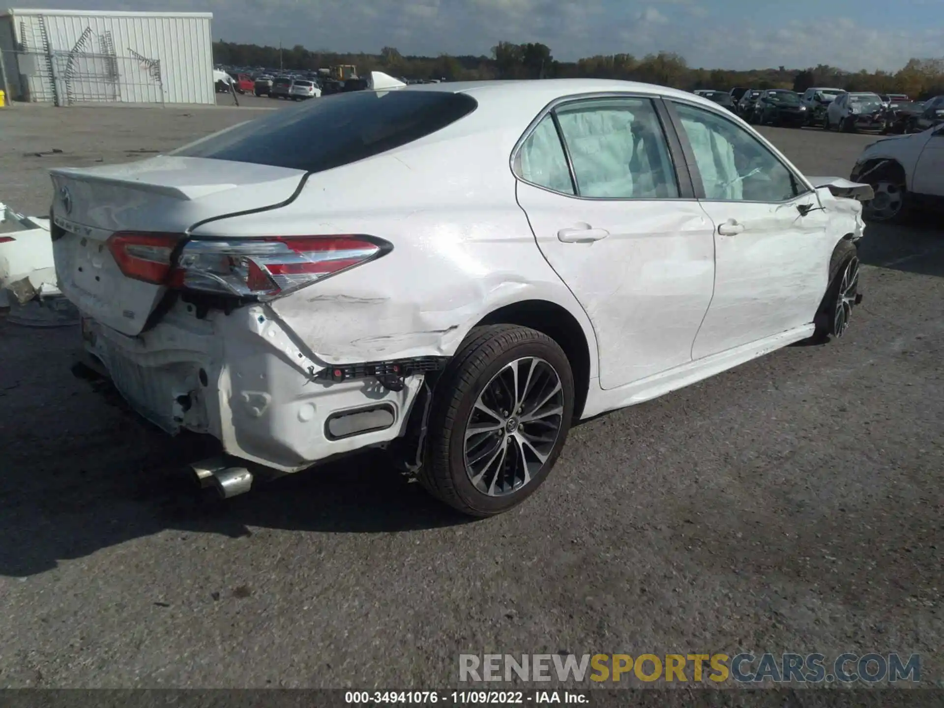 4 Photograph of a damaged car 4T1G11AK5LU350427 TOYOTA CAMRY 2020