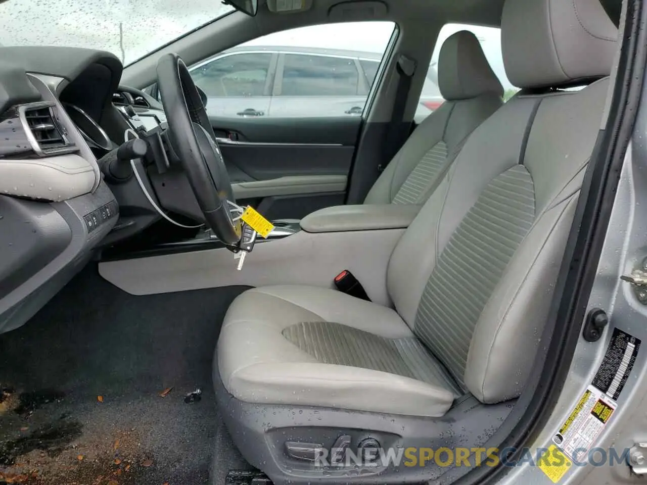 7 Photograph of a damaged car 4T1G11AK5LU351626 TOYOTA CAMRY 2020