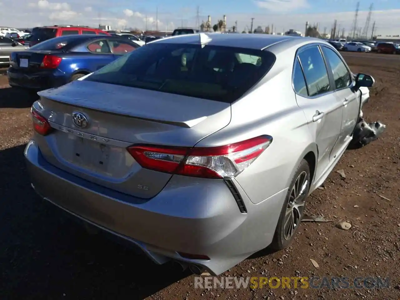 4 Photograph of a damaged car 4T1G11AK5LU352453 TOYOTA CAMRY 2020