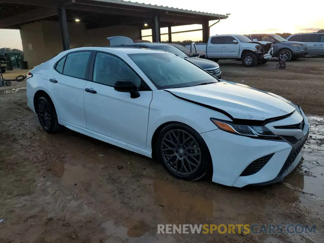 4 Photograph of a damaged car 4T1G11AK5LU365008 TOYOTA CAMRY 2020