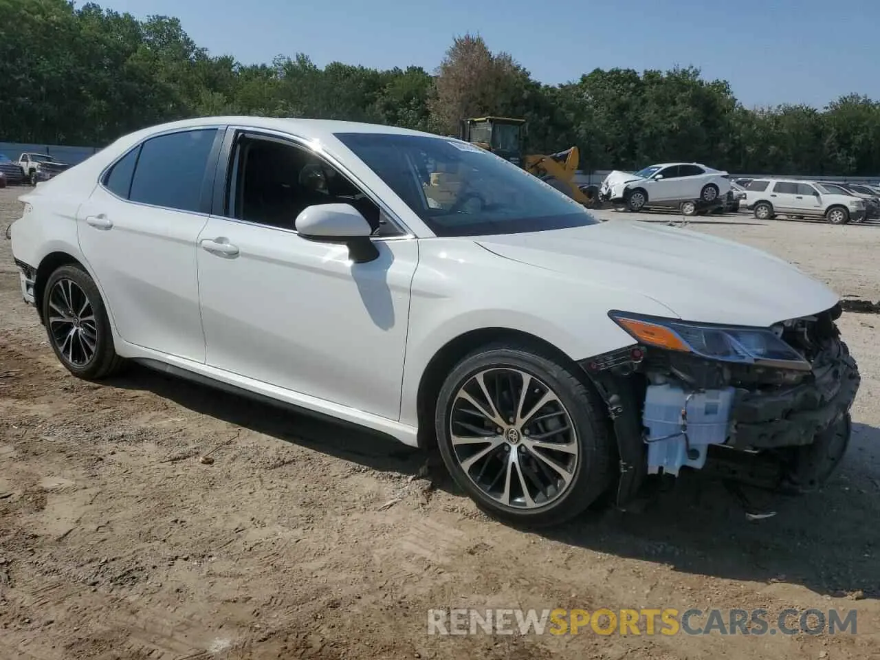 4 Photograph of a damaged car 4T1G11AK5LU366174 TOYOTA CAMRY 2020