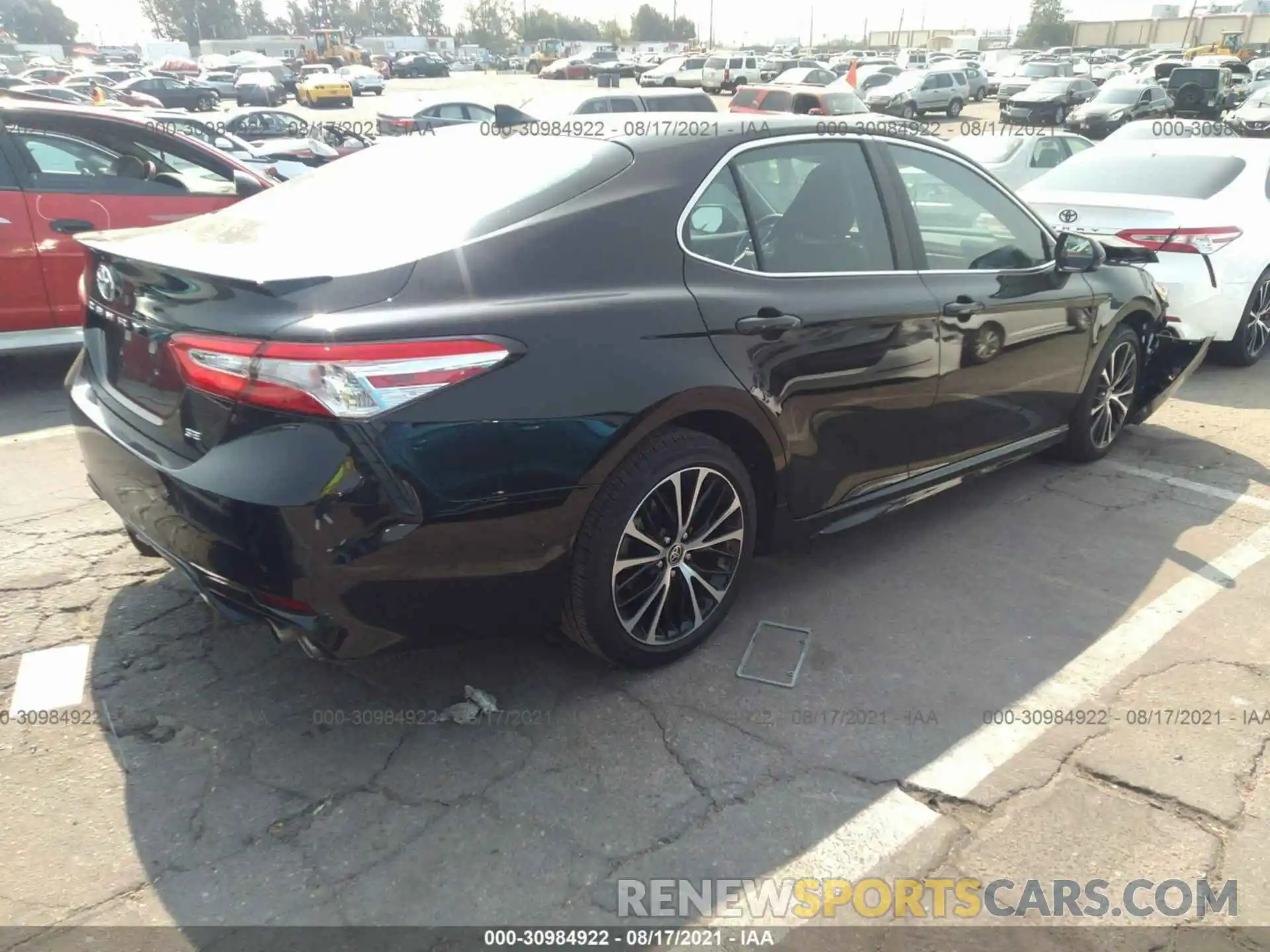 4 Photograph of a damaged car 4T1G11AK5LU370760 TOYOTA CAMRY 2020