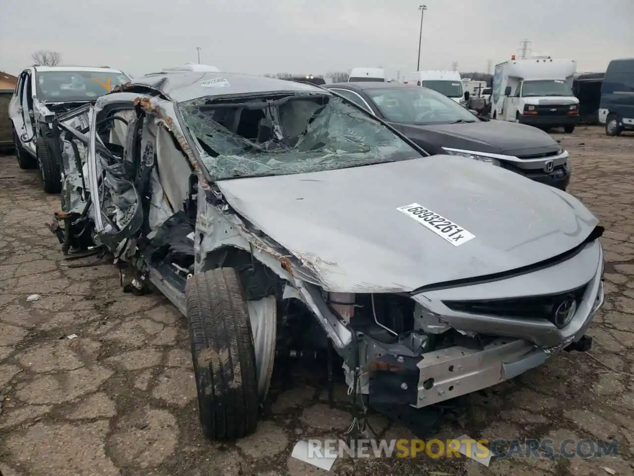 1 Photograph of a damaged car 4T1G11AK5LU384206 TOYOTA CAMRY 2020