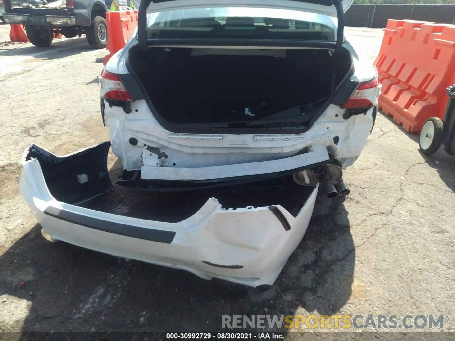 6 Photograph of a damaged car 4T1G11AK5LU396033 TOYOTA CAMRY 2020