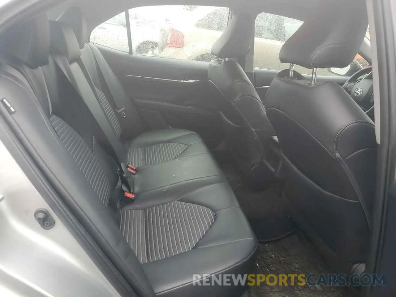 11 Photograph of a damaged car 4T1G11AK5LU396887 TOYOTA CAMRY 2020