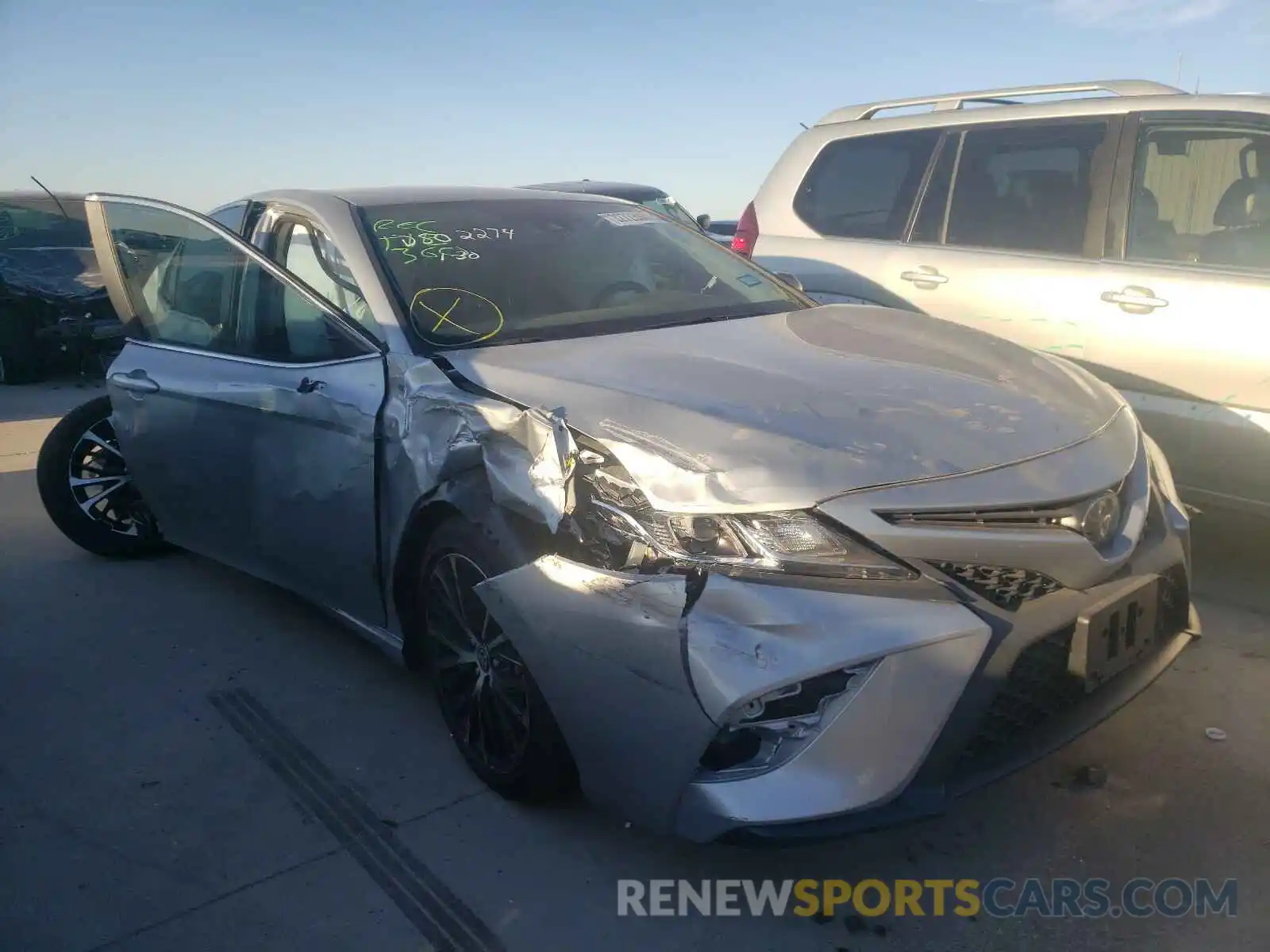 1 Photograph of a damaged car 4T1G11AK5LU398638 TOYOTA CAMRY 2020