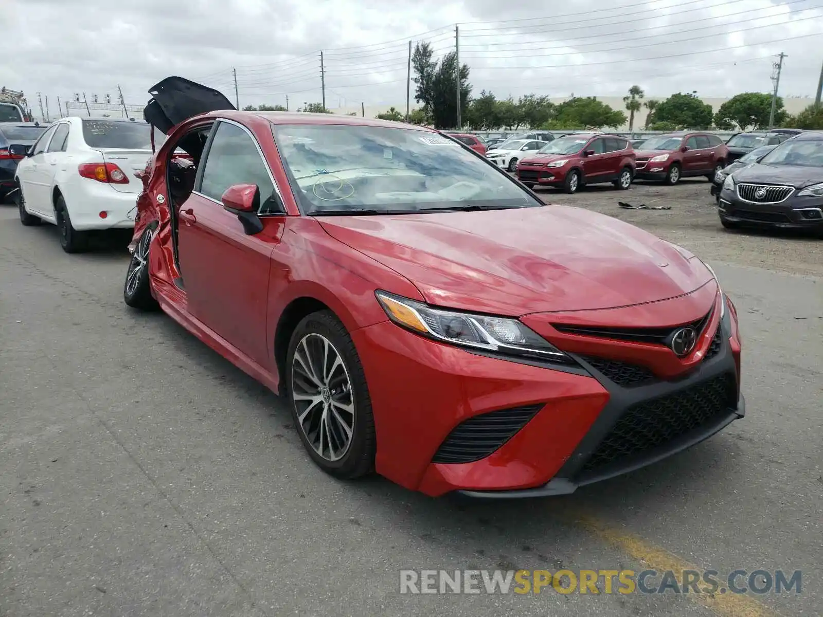 1 Photograph of a damaged car 4T1G11AK5LU400307 TOYOTA CAMRY 2020