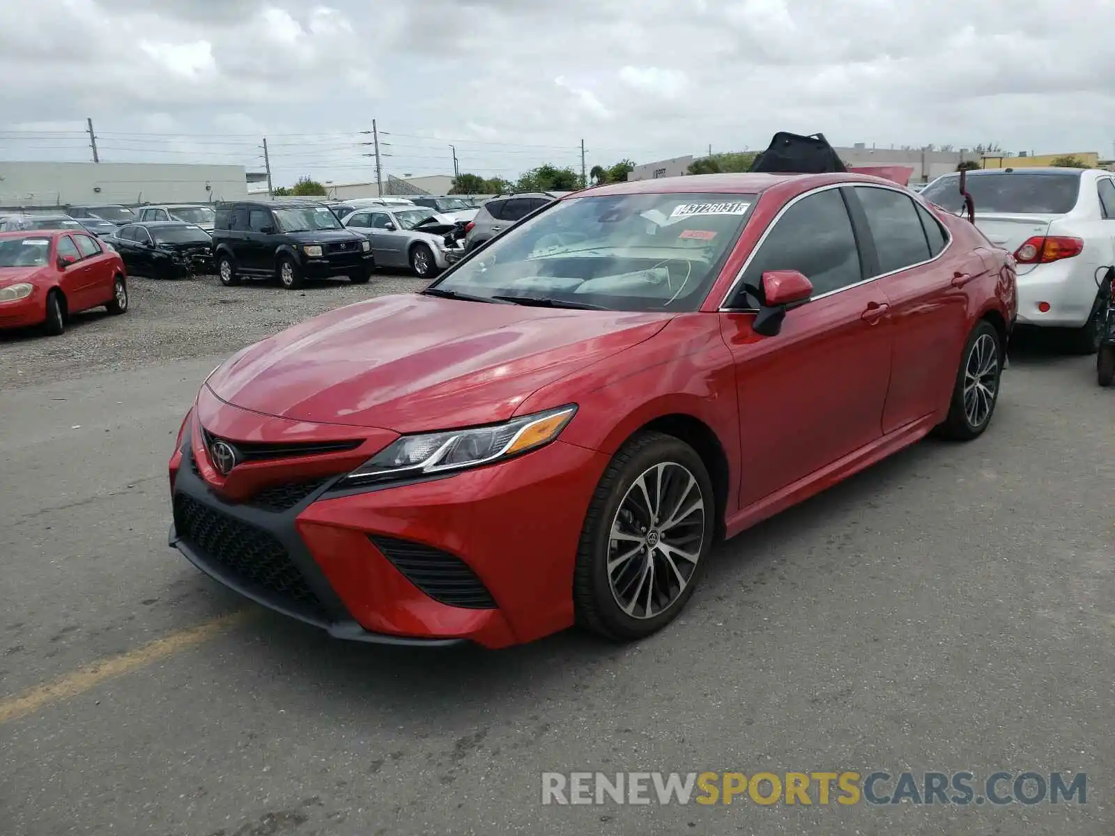 2 Photograph of a damaged car 4T1G11AK5LU400307 TOYOTA CAMRY 2020