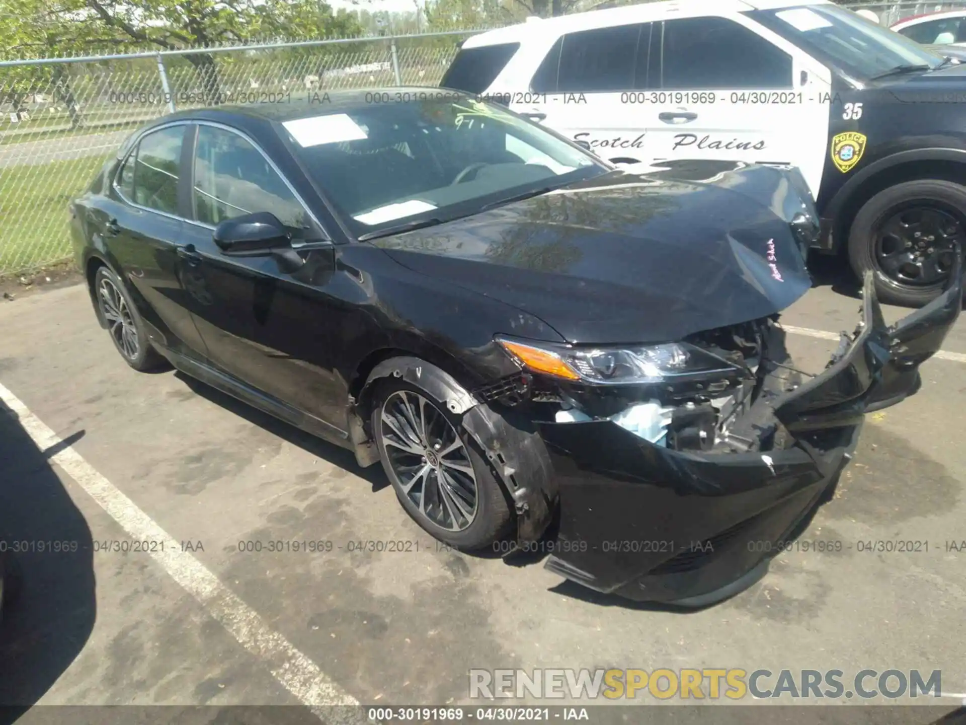 1 Photograph of a damaged car 4T1G11AK5LU401375 TOYOTA CAMRY 2020