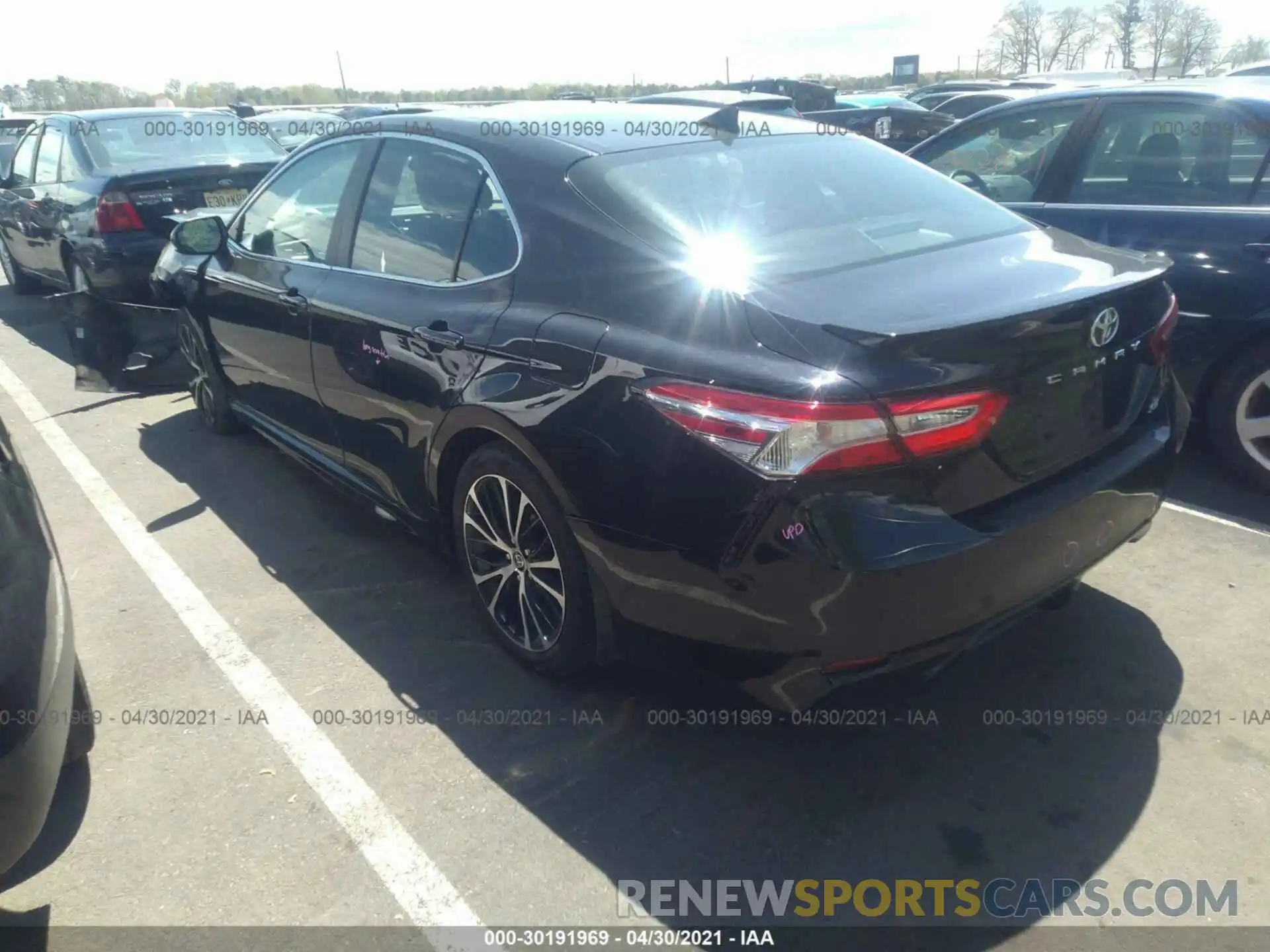 3 Photograph of a damaged car 4T1G11AK5LU401375 TOYOTA CAMRY 2020