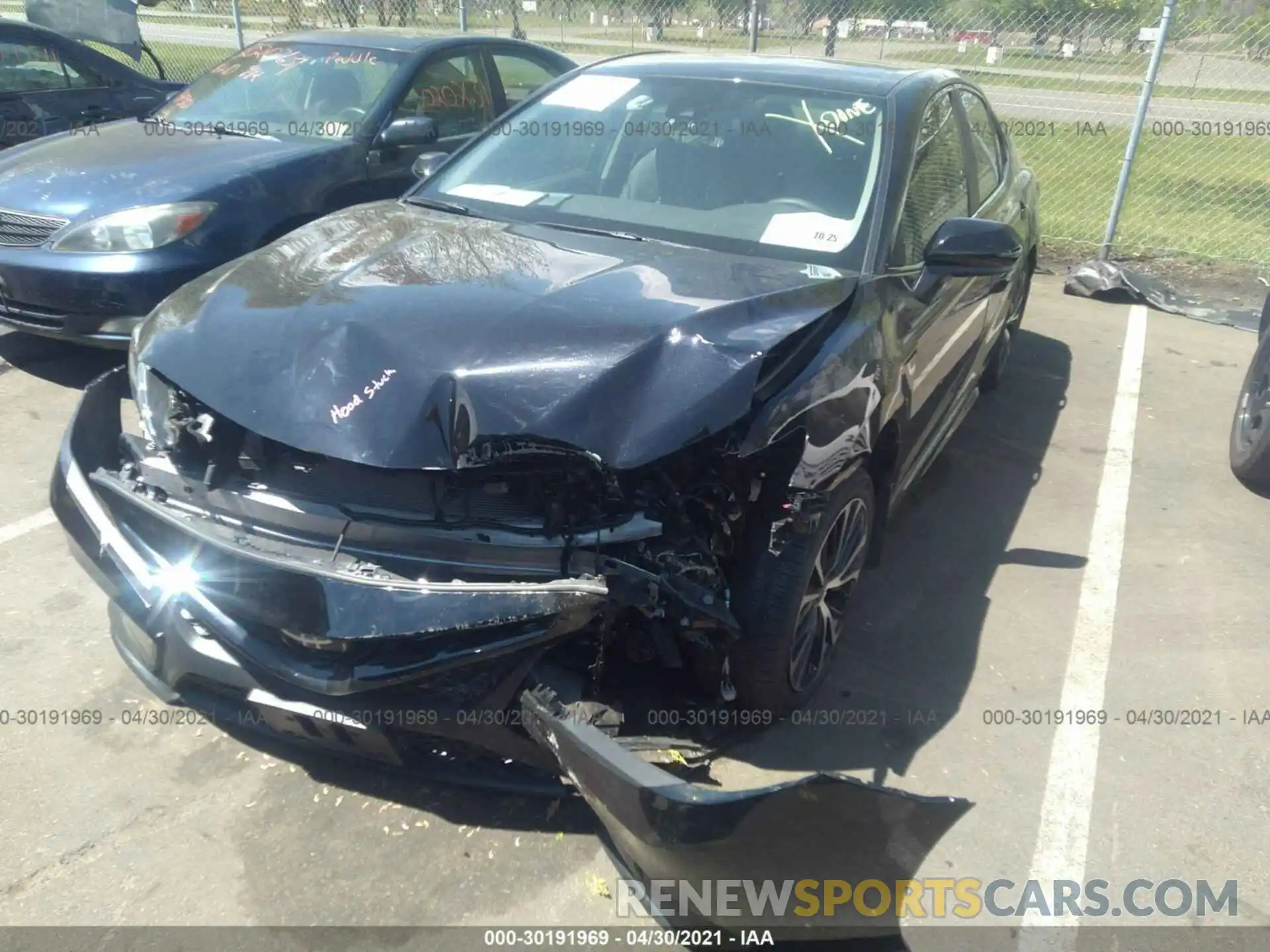 6 Photograph of a damaged car 4T1G11AK5LU401375 TOYOTA CAMRY 2020