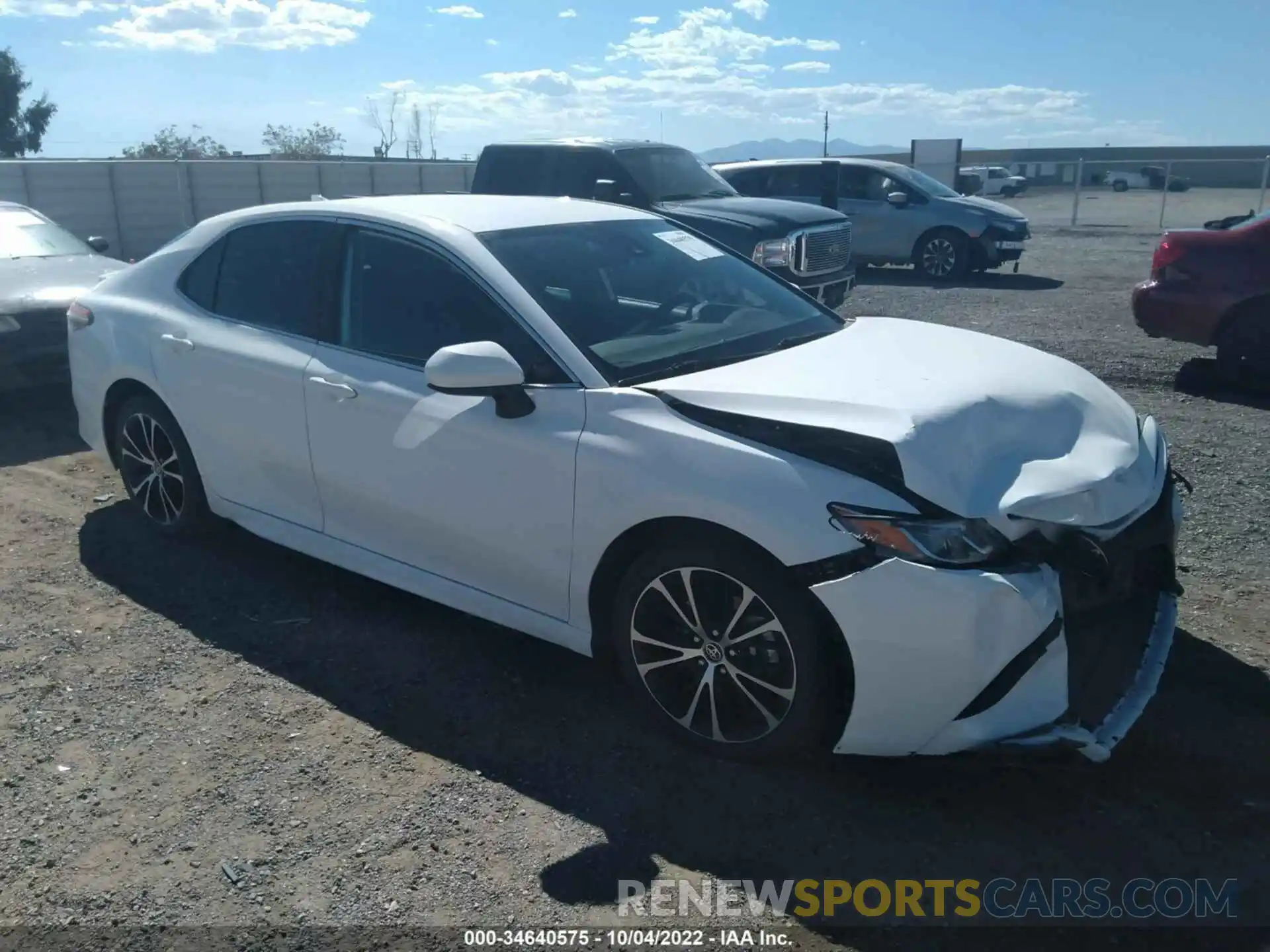 1 Photograph of a damaged car 4T1G11AK5LU504831 TOYOTA CAMRY 2020