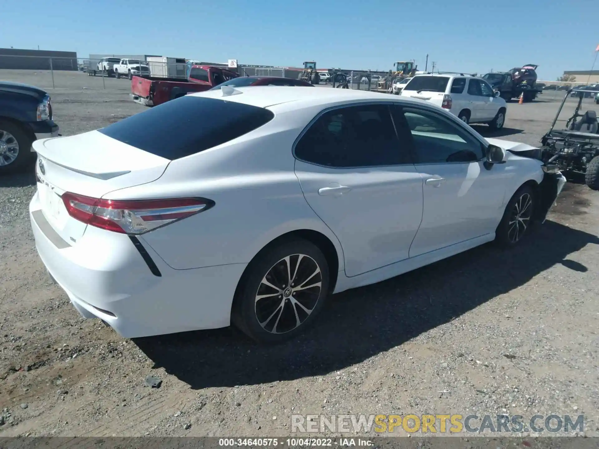 4 Photograph of a damaged car 4T1G11AK5LU504831 TOYOTA CAMRY 2020