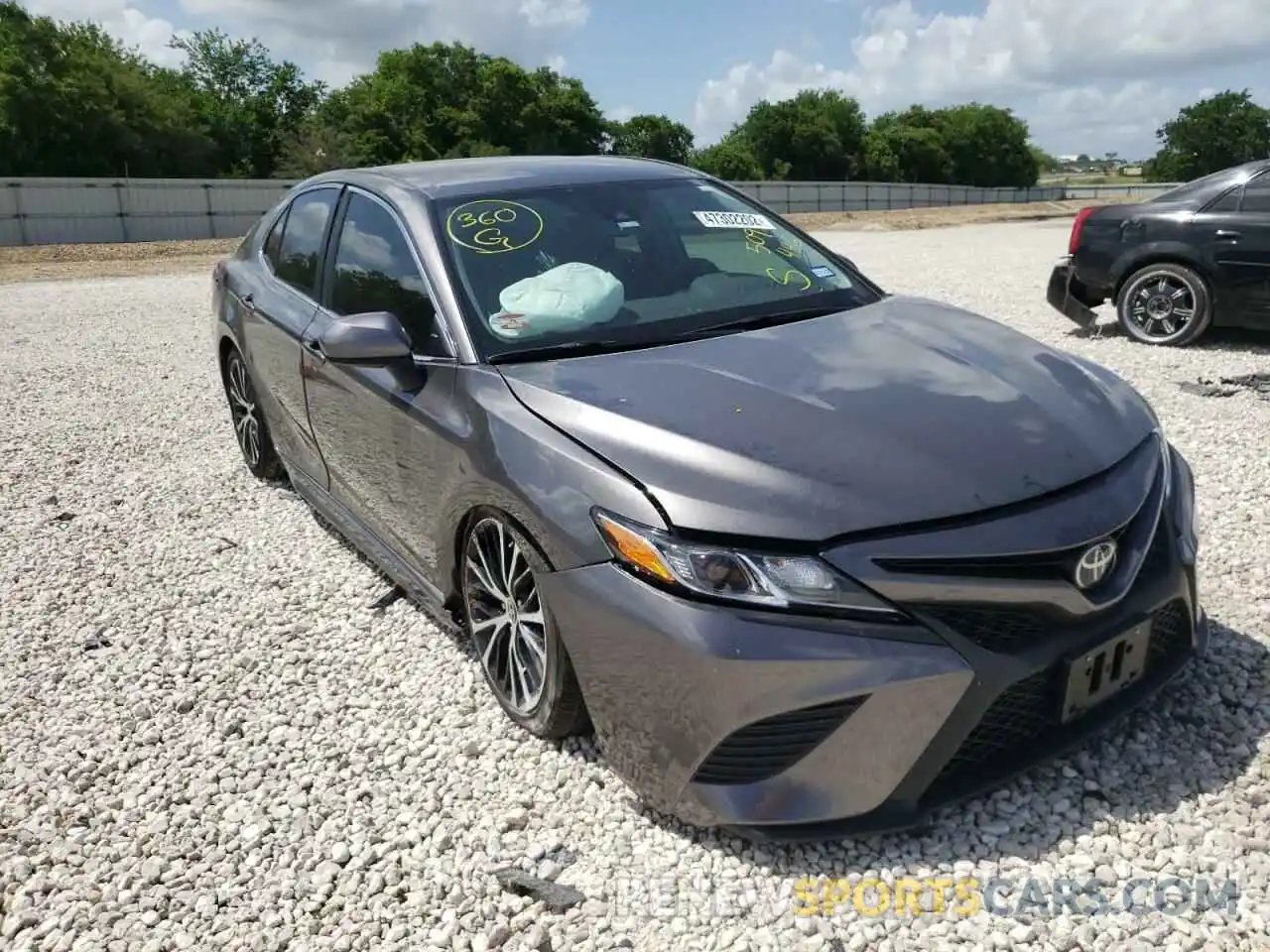 1 Photograph of a damaged car 4T1G11AK5LU509446 TOYOTA CAMRY 2020