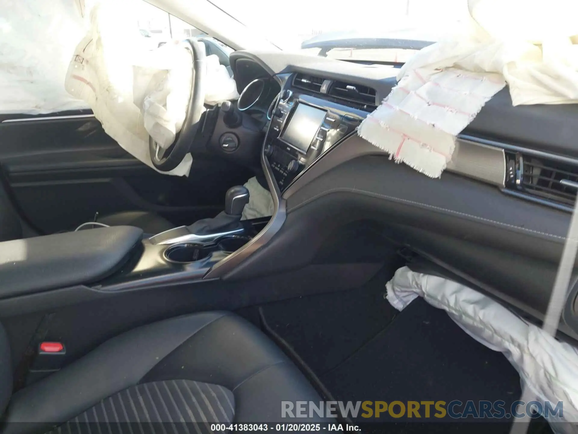 5 Photograph of a damaged car 4T1G11AK5LU509611 TOYOTA CAMRY 2020