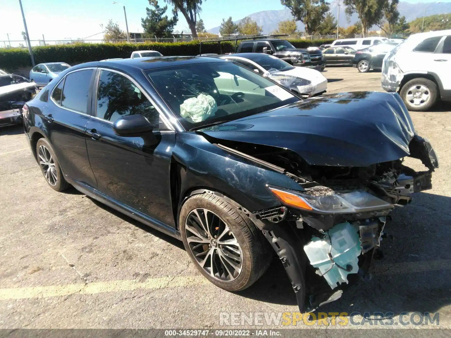 1 Photograph of a damaged car 4T1G11AK5LU861197 TOYOTA CAMRY 2020