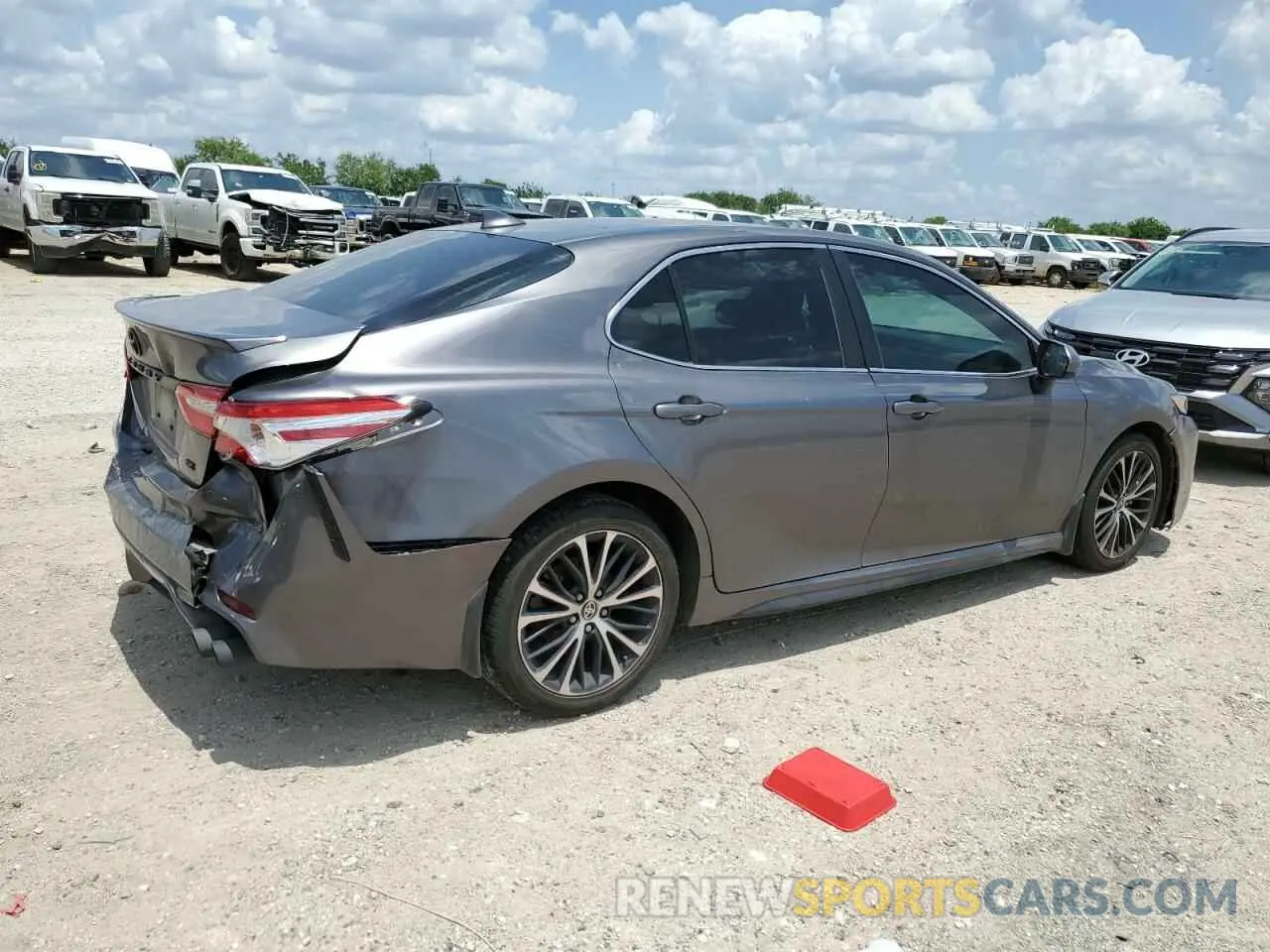 3 Photograph of a damaged car 4T1G11AK5LU866447 TOYOTA CAMRY 2020