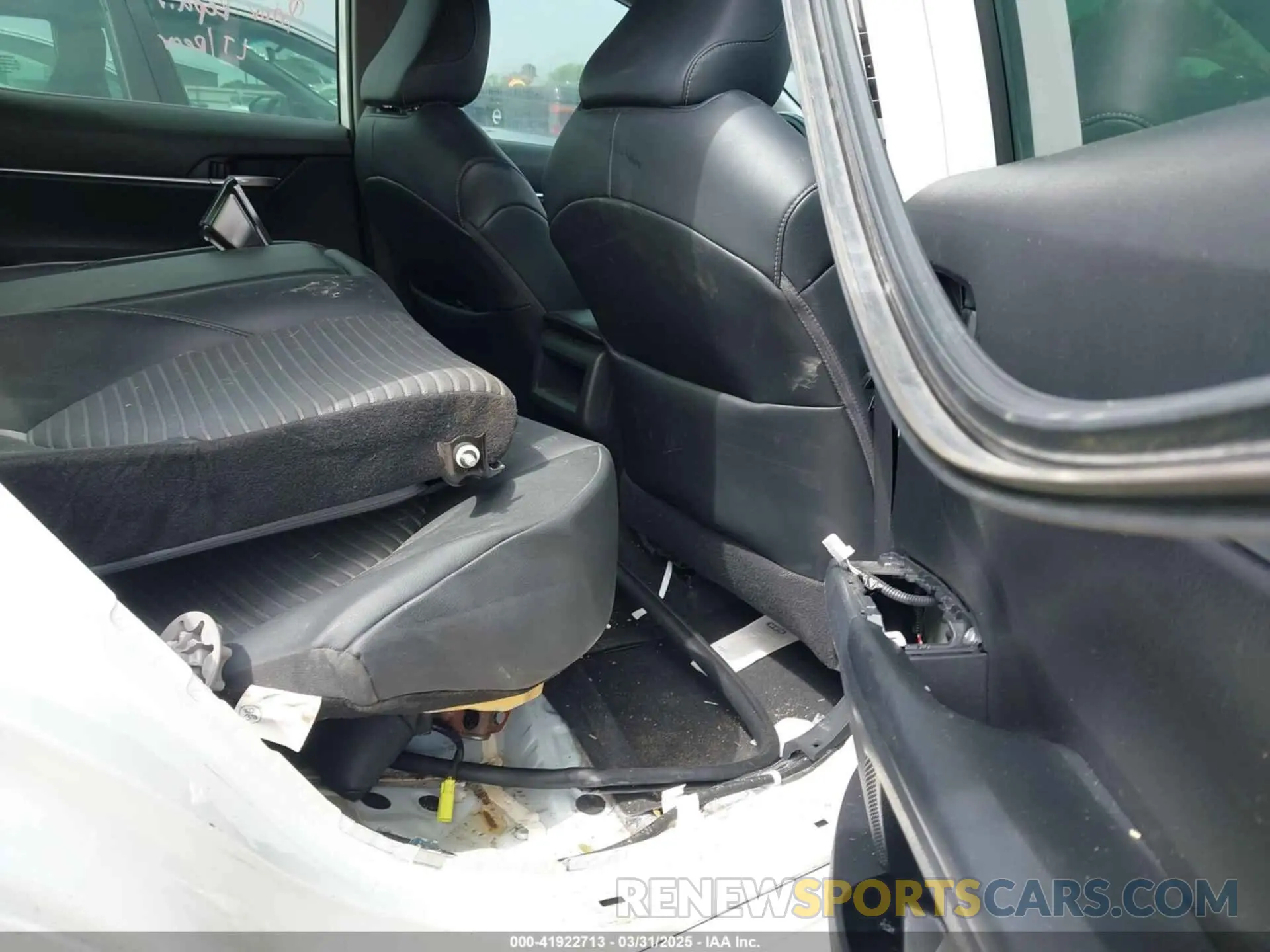 8 Photograph of a damaged car 4T1G11AK5LU875780 TOYOTA CAMRY 2020