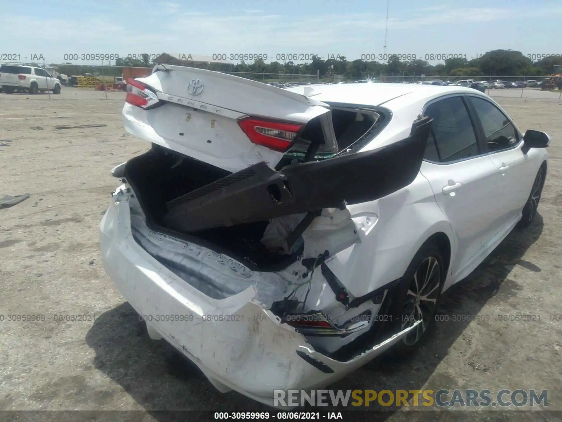 6 Photograph of a damaged car 4T1G11AK5LU884401 TOYOTA CAMRY 2020