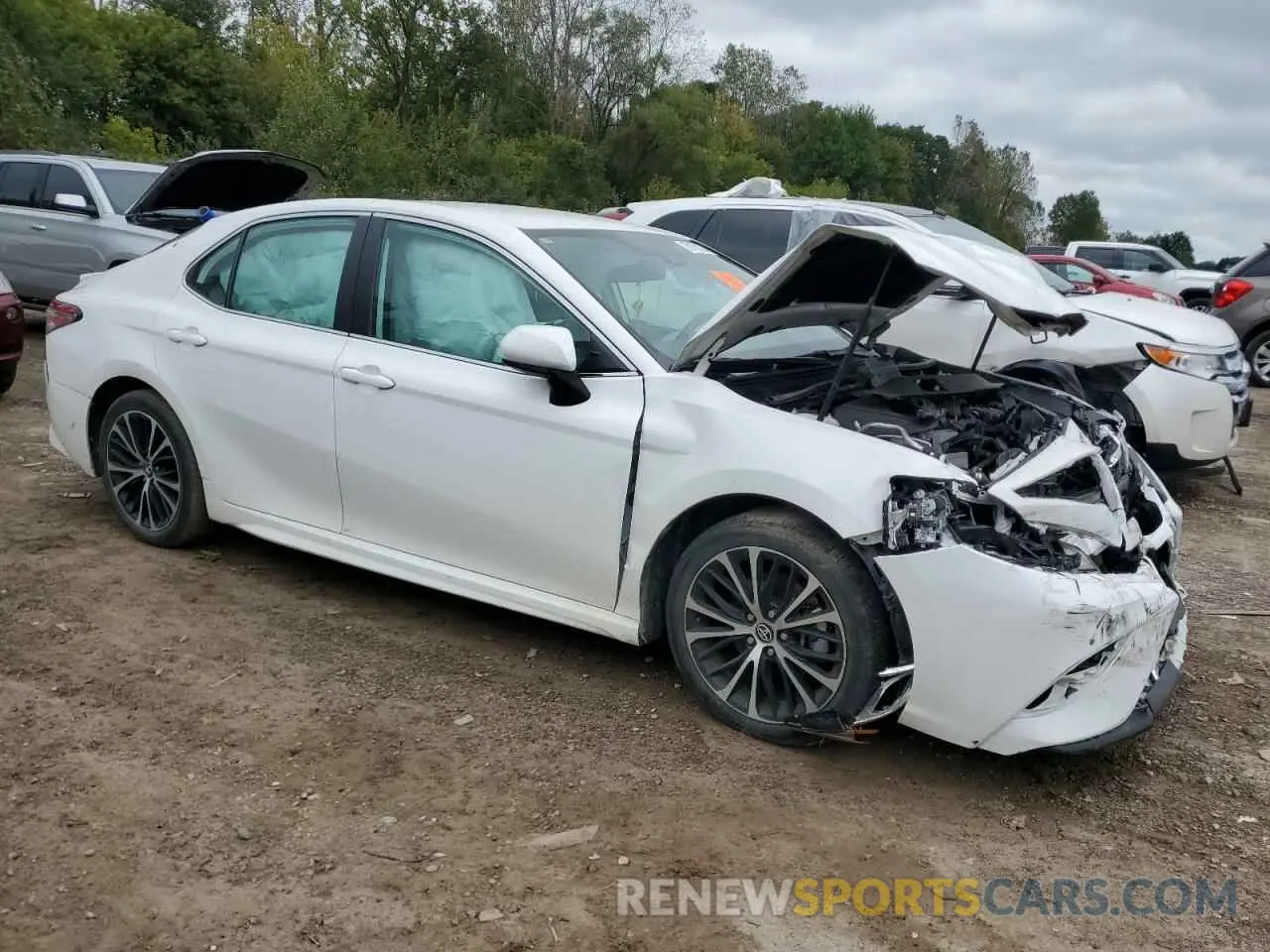 4 Photograph of a damaged car 4T1G11AK5LU887105 TOYOTA CAMRY 2020