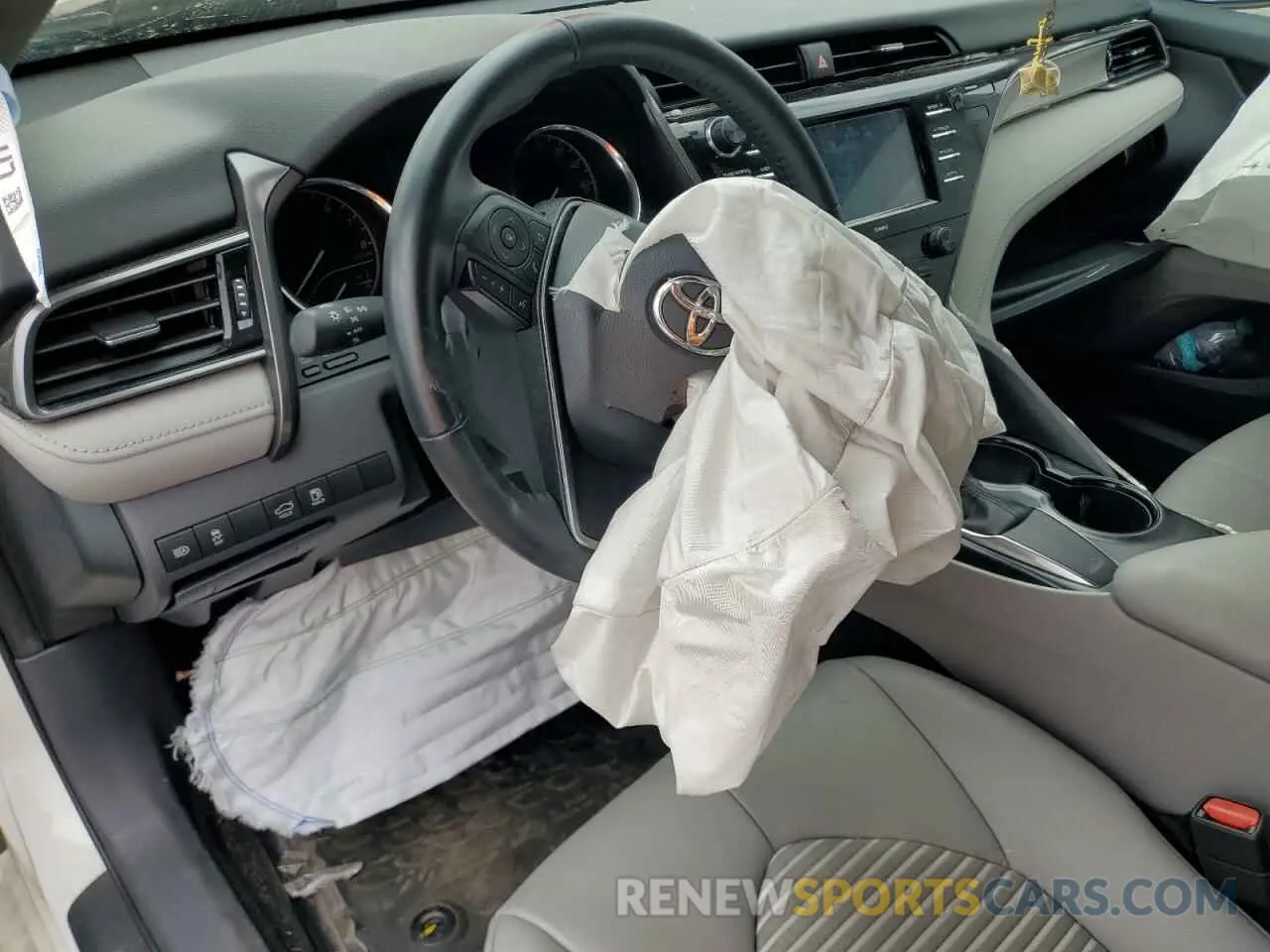 8 Photograph of a damaged car 4T1G11AK5LU887105 TOYOTA CAMRY 2020