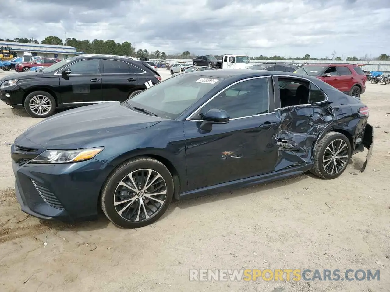 1 Photograph of a damaged car 4T1G11AK5LU893535 TOYOTA CAMRY 2020