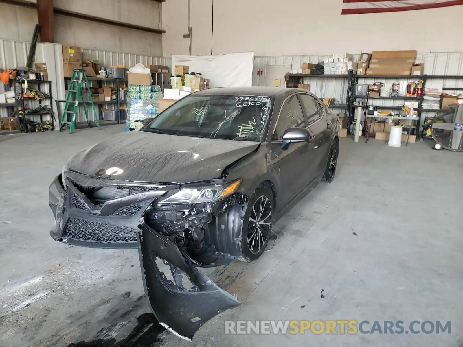 2 Photograph of a damaged car 4T1G11AK5LU901679 TOYOTA CAMRY 2020