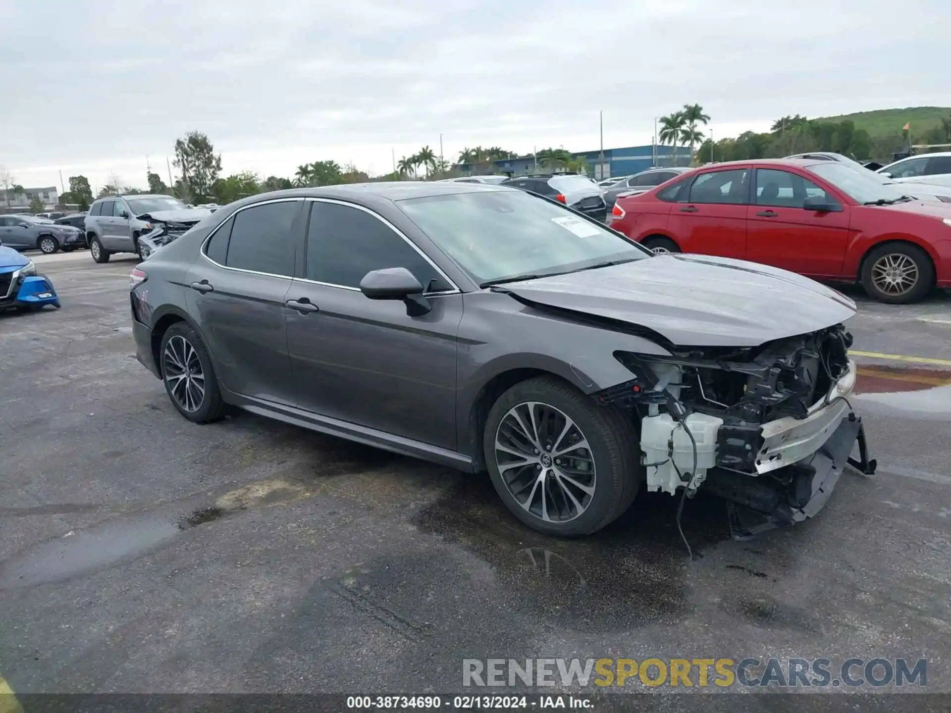 1 Photograph of a damaged car 4T1G11AK5LU908583 TOYOTA CAMRY 2020