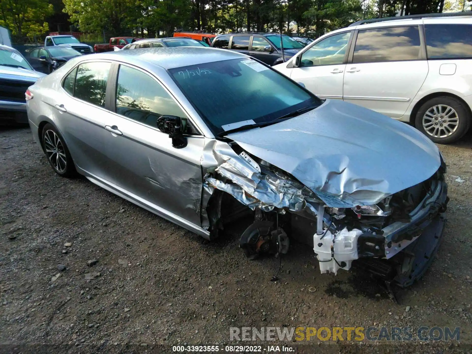 1 Photograph of a damaged car 4T1G11AK5LU916876 TOYOTA CAMRY 2020