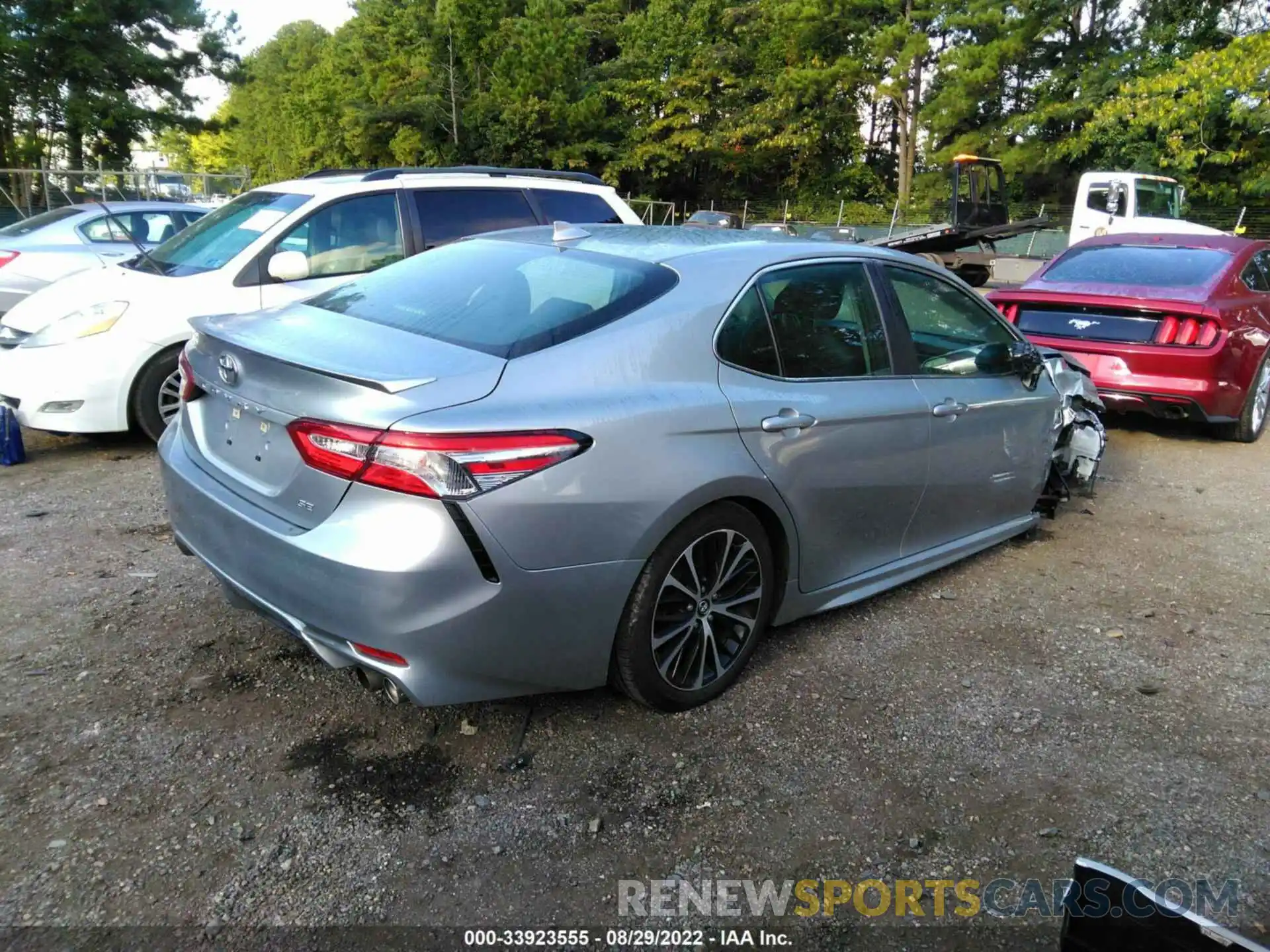 4 Photograph of a damaged car 4T1G11AK5LU916876 TOYOTA CAMRY 2020