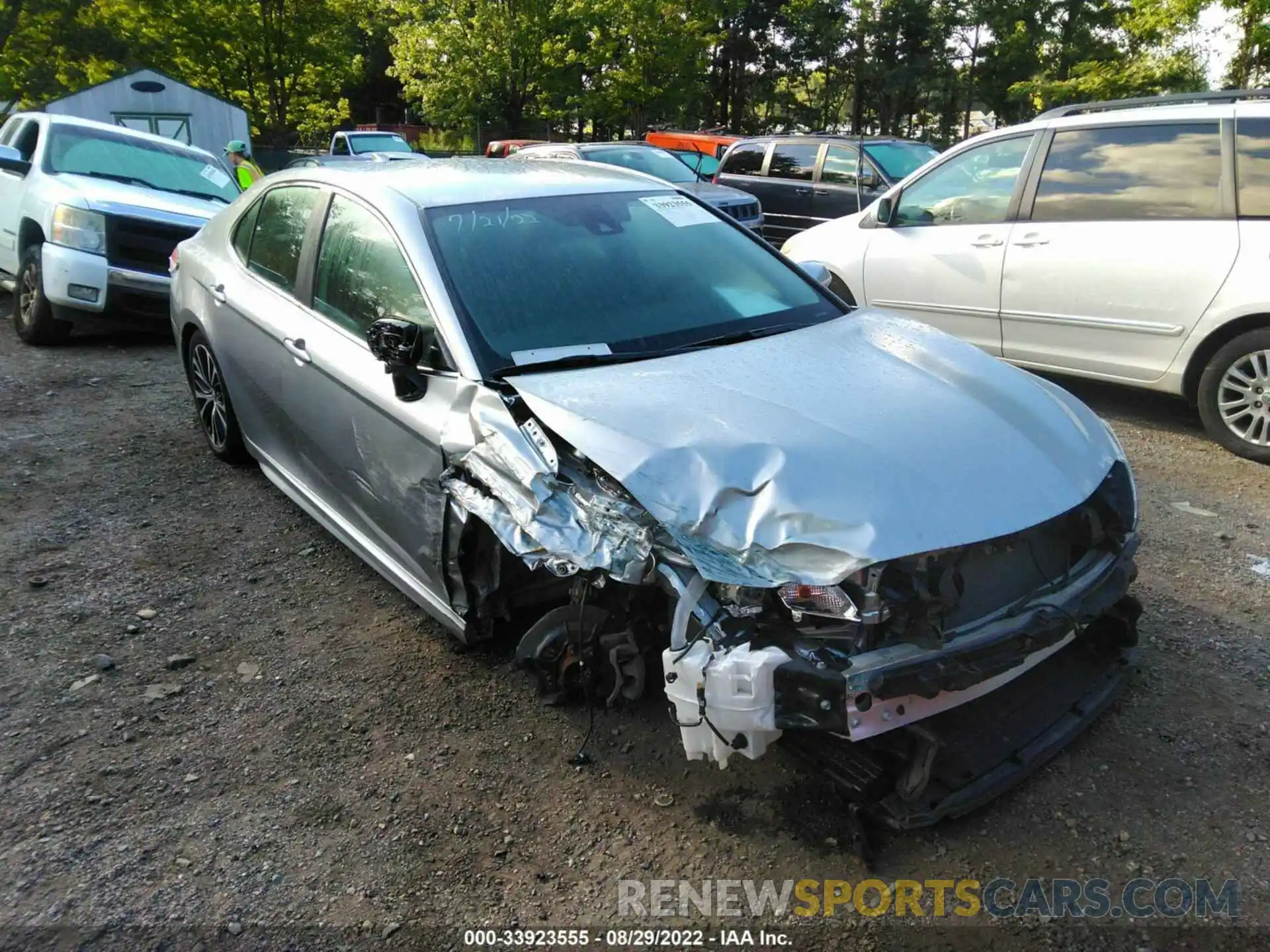 6 Photograph of a damaged car 4T1G11AK5LU916876 TOYOTA CAMRY 2020