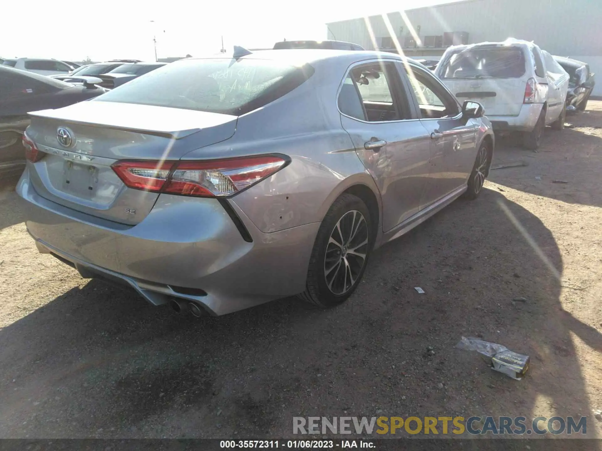 4 Photograph of a damaged car 4T1G11AK5LU919079 TOYOTA CAMRY 2020