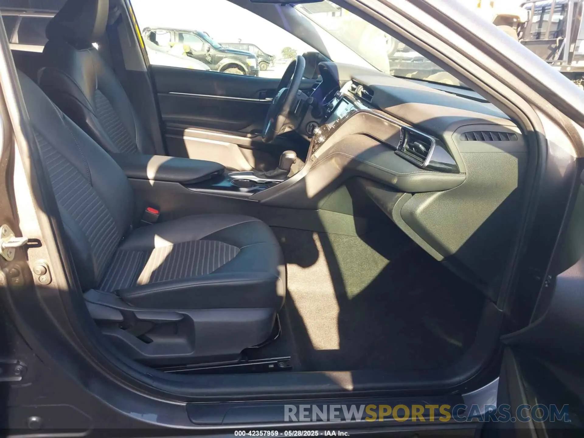 5 Photograph of a damaged car 4T1G11AK5LU920006 TOYOTA CAMRY 2020