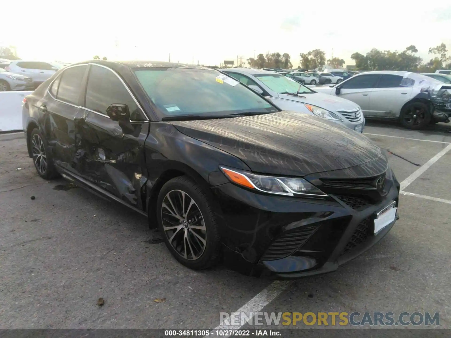 1 Photograph of a damaged car 4T1G11AK5LU922953 TOYOTA CAMRY 2020