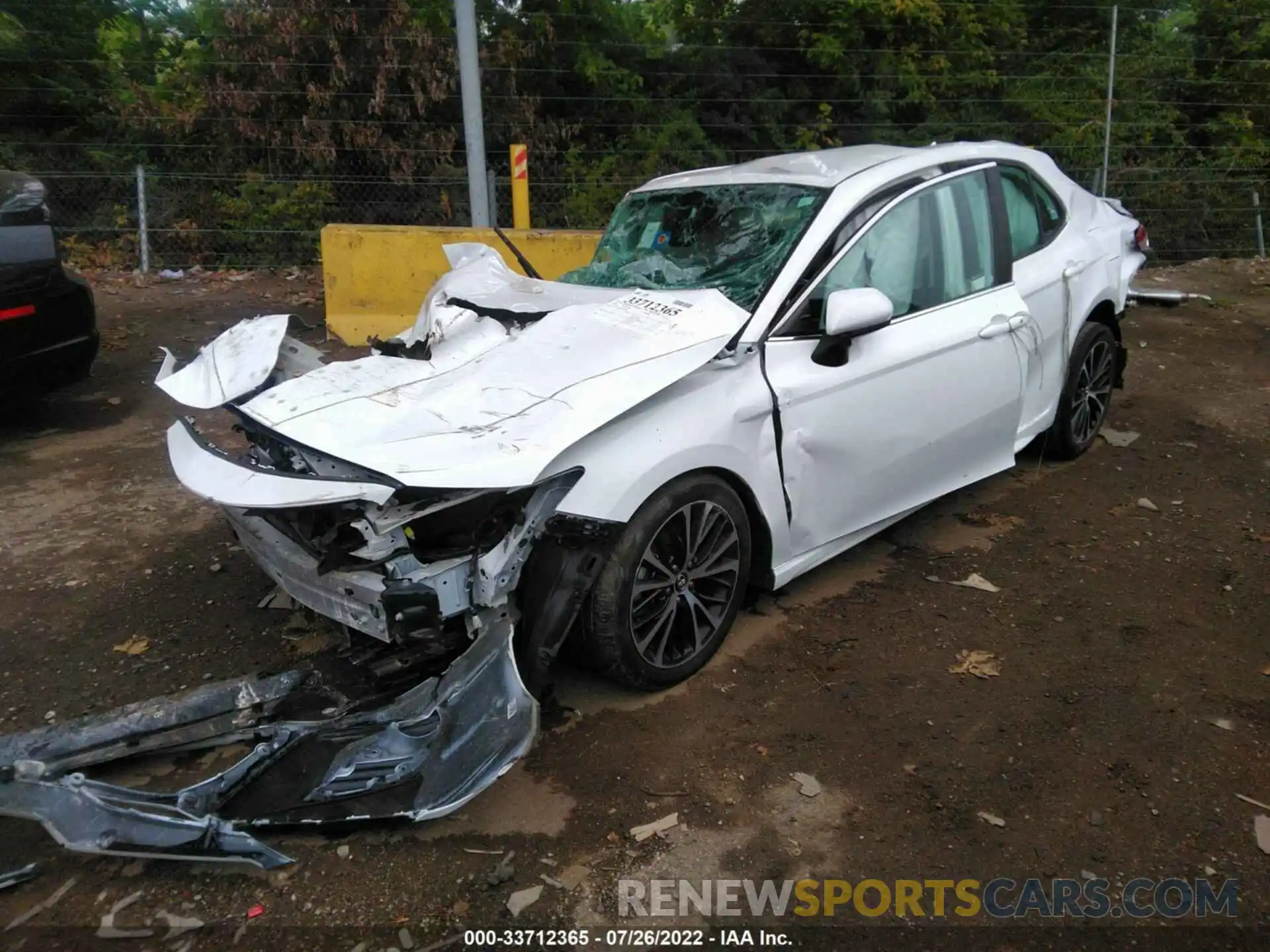 2 Photograph of a damaged car 4T1G11AK5LU928669 TOYOTA CAMRY 2020