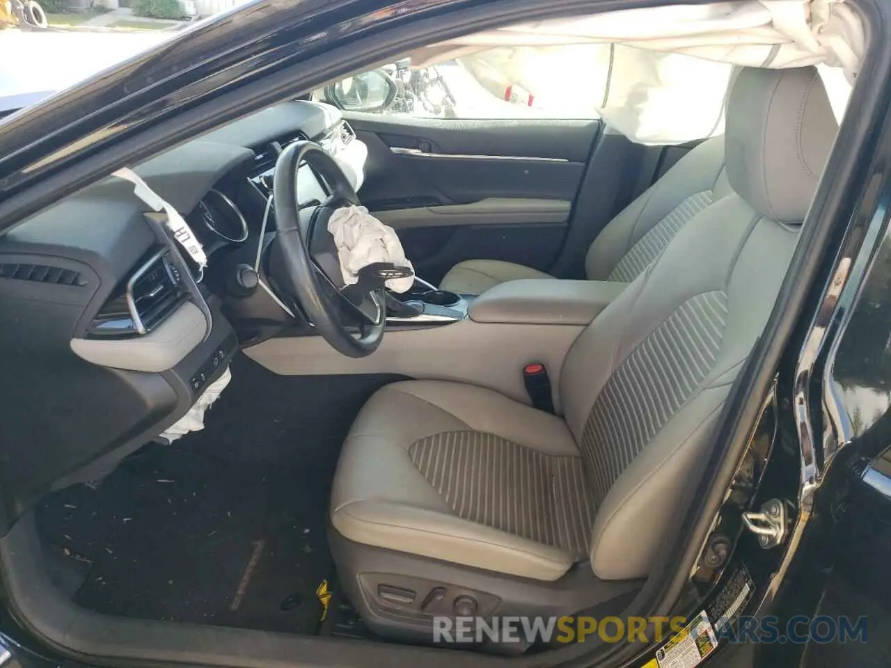7 Photograph of a damaged car 4T1G11AK5LU929059 TOYOTA CAMRY 2020