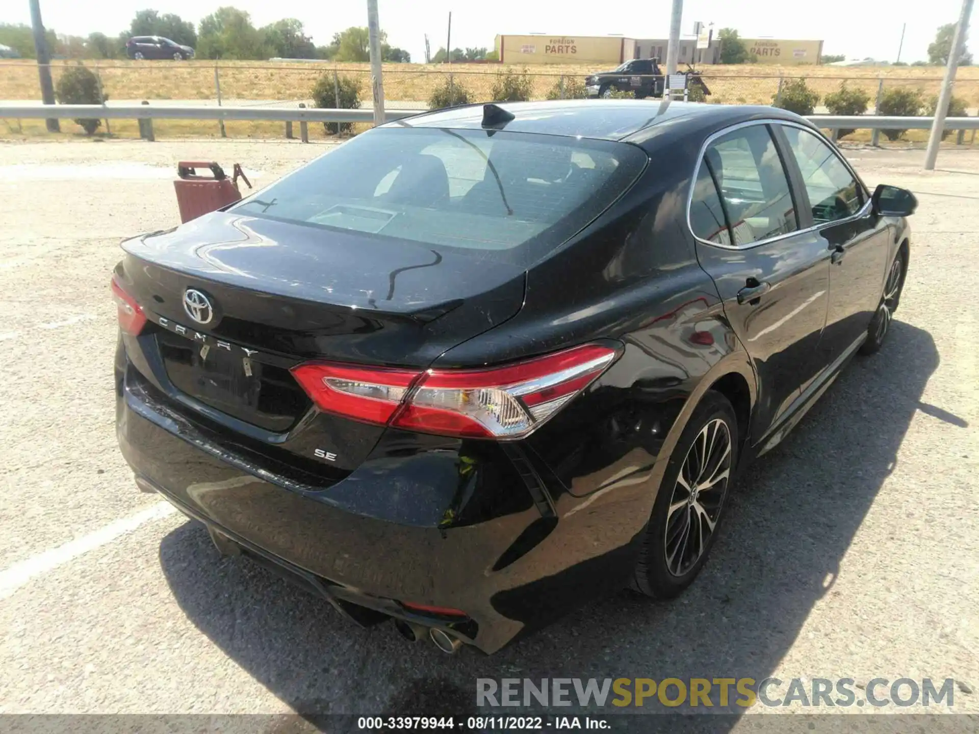 4 Photograph of a damaged car 4T1G11AK5LU929143 TOYOTA CAMRY 2020