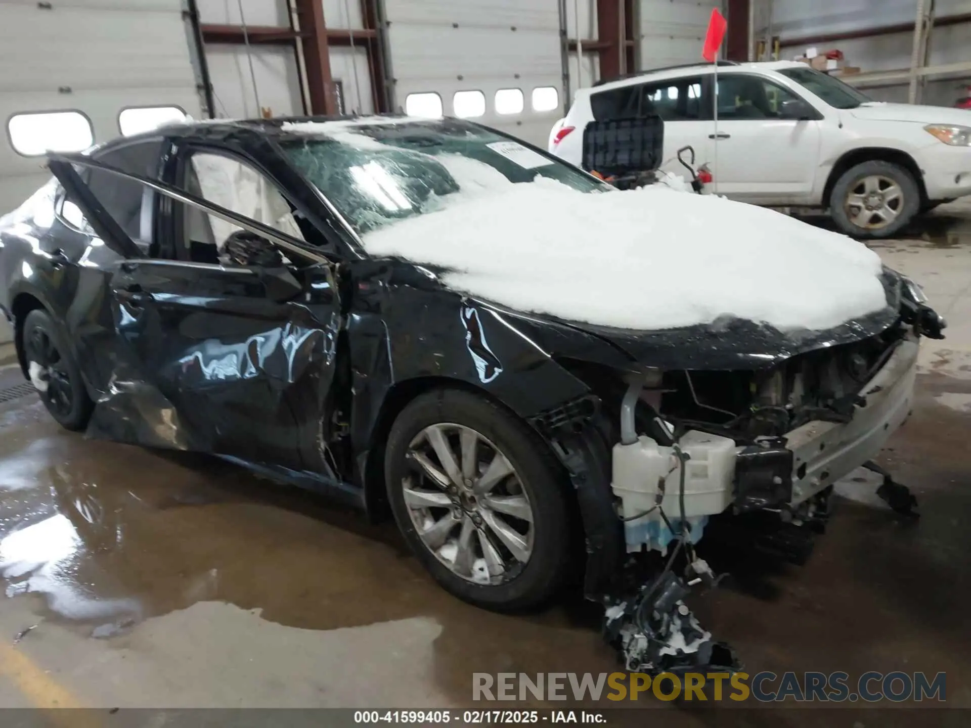 1 Photograph of a damaged car 4T1G11AK5LU929224 TOYOTA CAMRY 2020