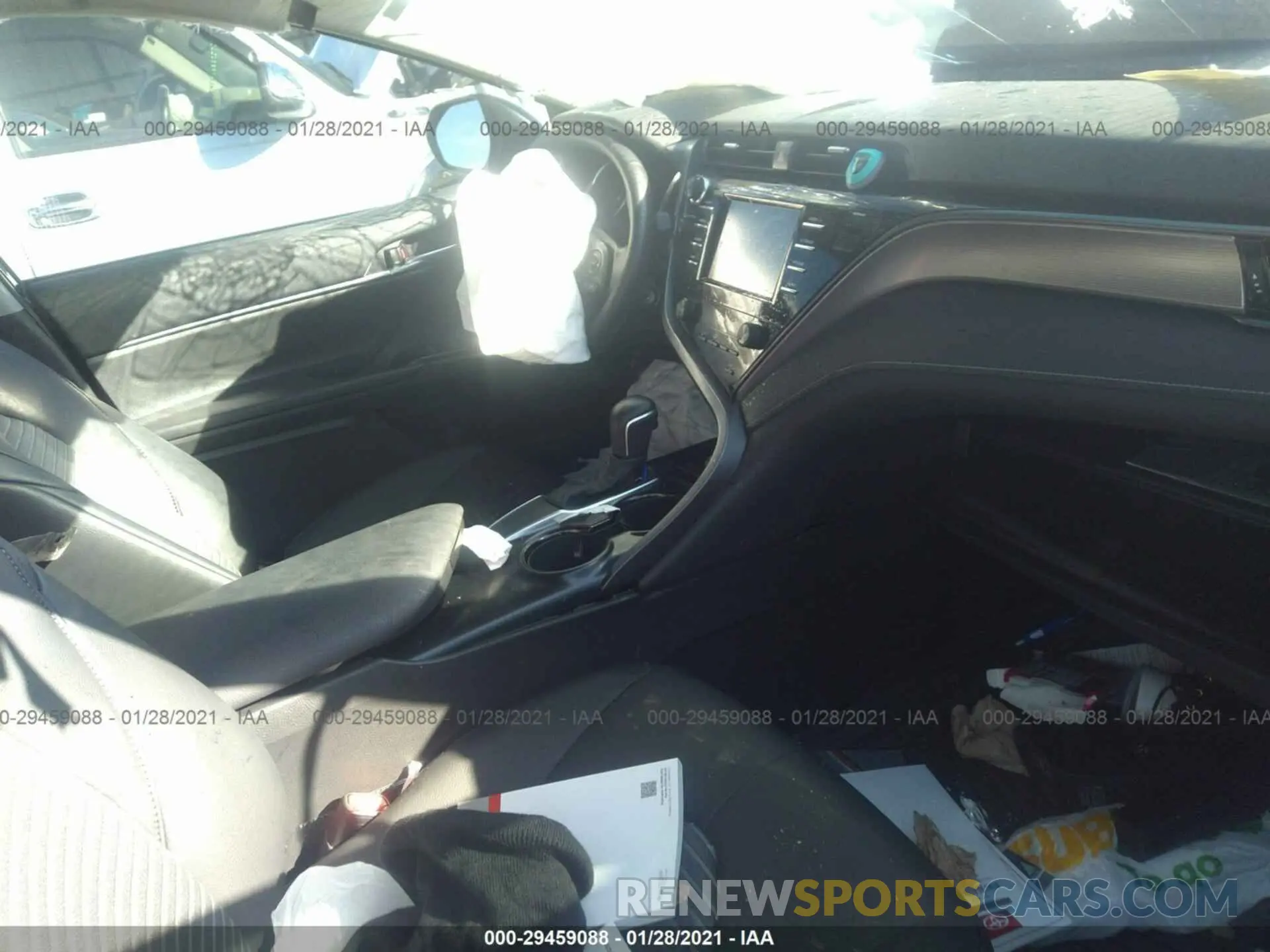 5 Photograph of a damaged car 4T1G11AK5LU932804 TOYOTA CAMRY 2020