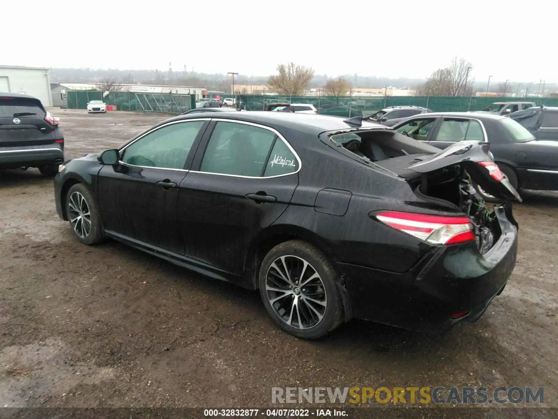 3 Photograph of a damaged car 4T1G11AK5LU938683 TOYOTA CAMRY 2020