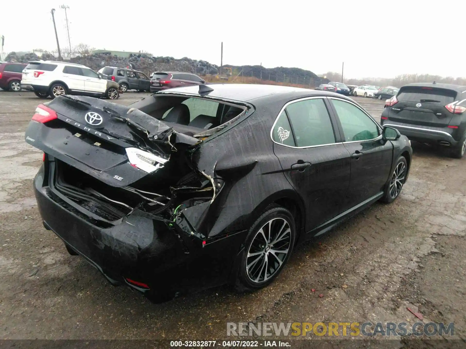 4 Photograph of a damaged car 4T1G11AK5LU938683 TOYOTA CAMRY 2020