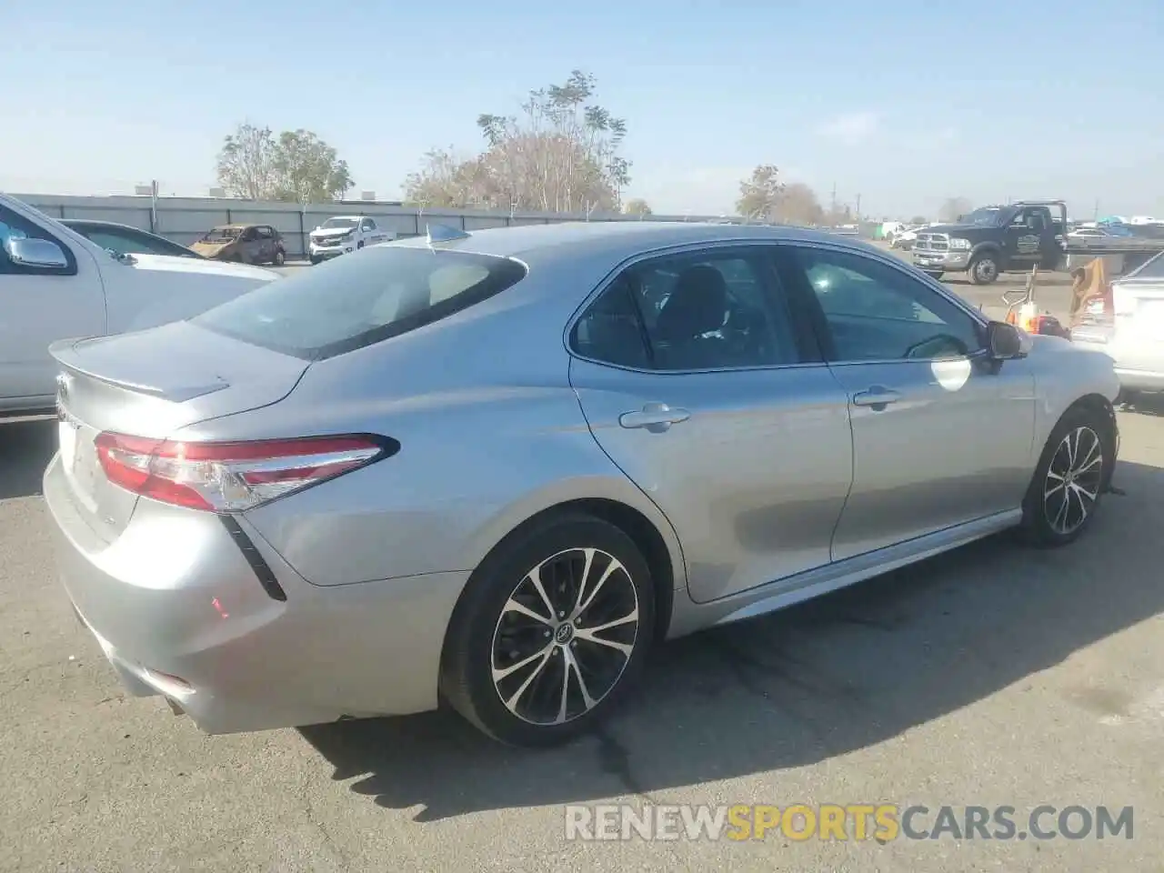 3 Photograph of a damaged car 4T1G11AK5LU944001 TOYOTA CAMRY 2020