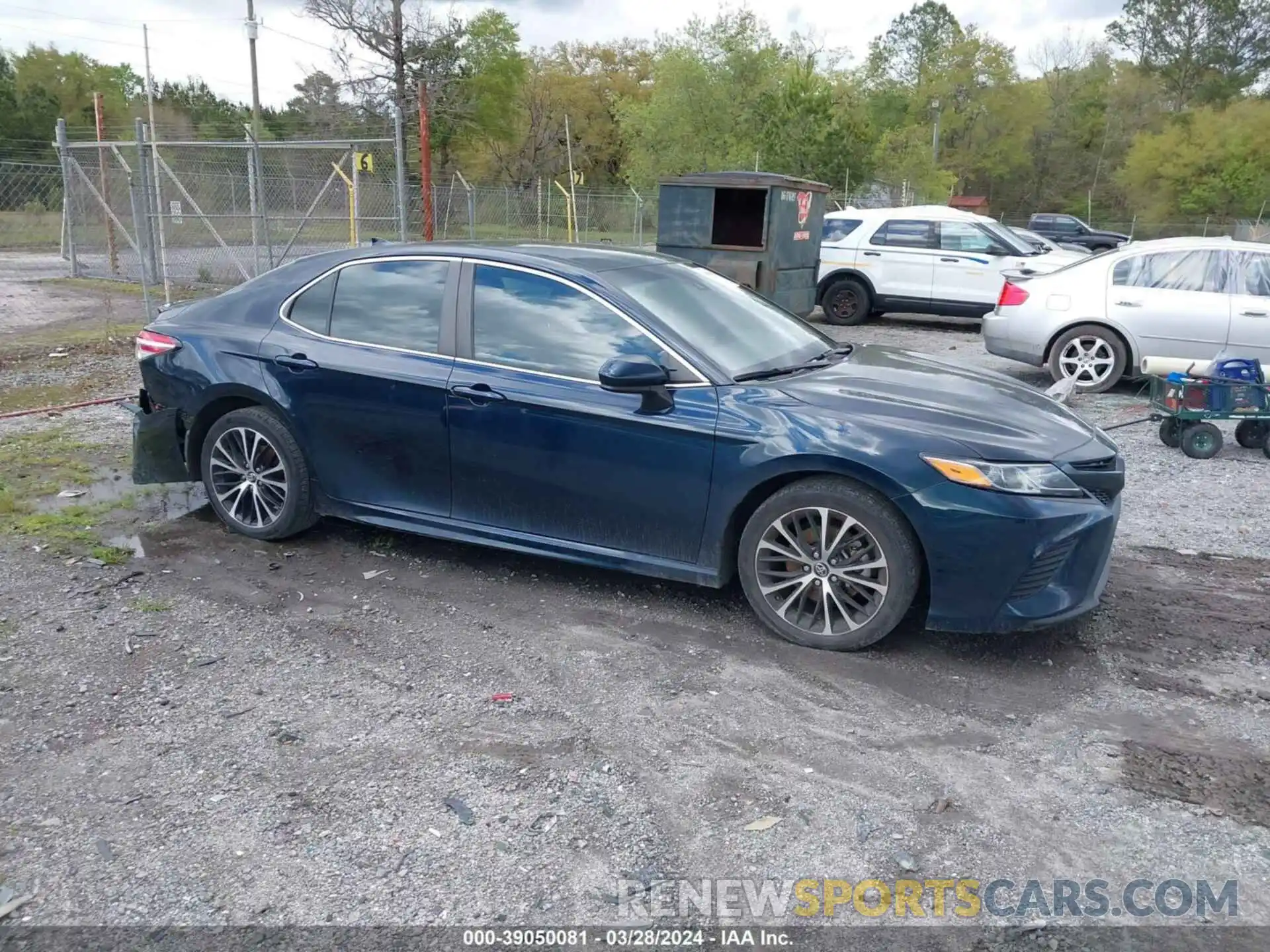 1 Photograph of a damaged car 4T1G11AK5LU945326 TOYOTA CAMRY 2020