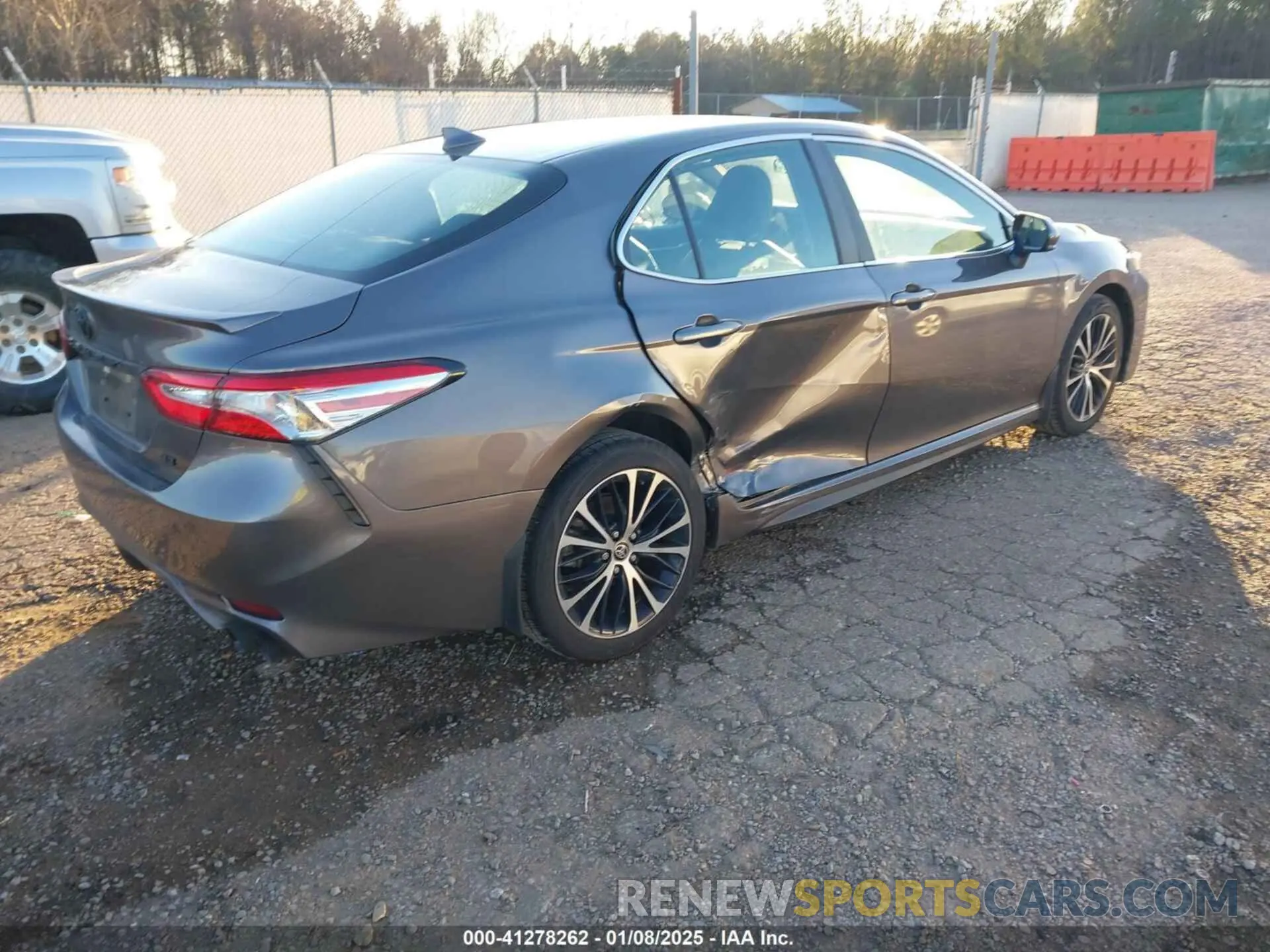 4 Photograph of a damaged car 4T1G11AK5LU946461 TOYOTA CAMRY 2020